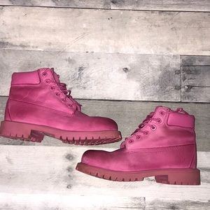 Girls used pink timberlands